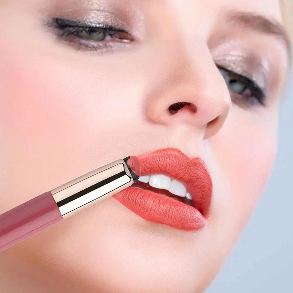 Silicone Lip Brush with Protective Cover